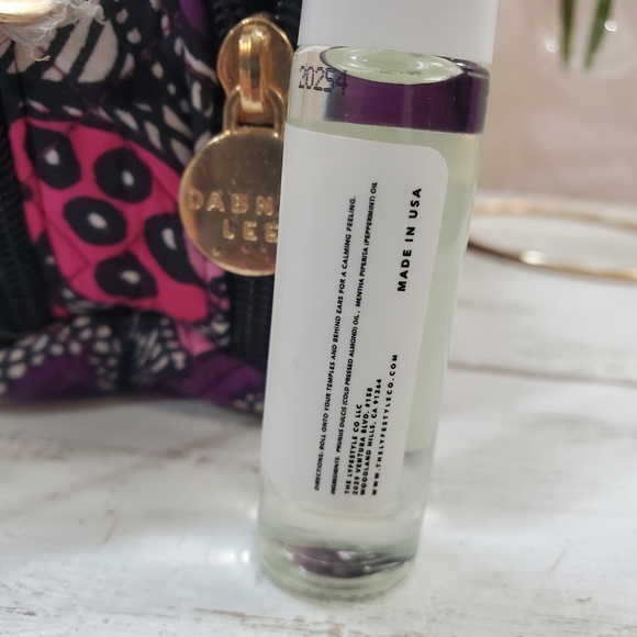 Dabney Lee Makeup Case & The Lyfestyle Co. Temple Rub Calming EssOil. Bundle - Picture 9 of 12